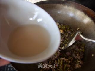酸甜辣咸给力菜----------------酸豆角鸡杂的做法步骤：8