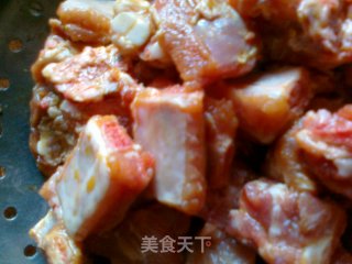 酱烧排骨的做法步骤：1