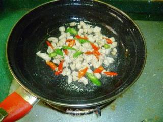 燃烧吧，脂肪！---彩椒鸡丁的做法步骤：3