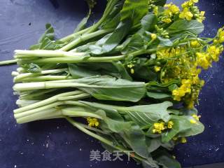 清炒菜心的做法步骤：1