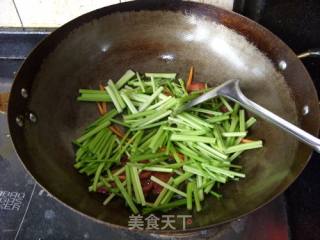 芹菜腊肠的做法步骤：7