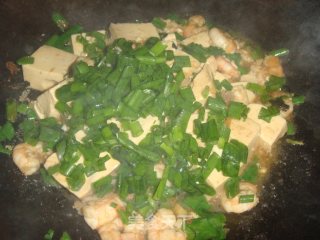 豆腐烧虾的做法步骤：8