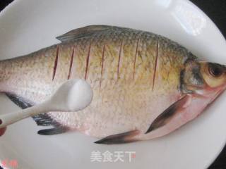 清蒸鳊鱼的做法步骤：1