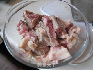 土豆烧牛腩的做法步骤：3