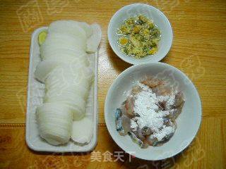 菊花双鱼火锅的做法步骤：2