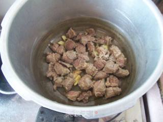 红烧萝卜牛腩的做法步骤：5