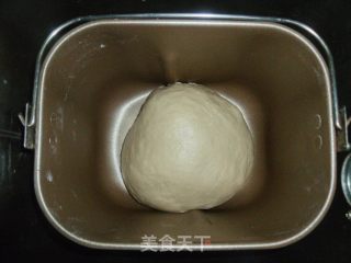用鲜奶油做面包味道果然大不同---鲜奶油辫子包的做法步骤：1