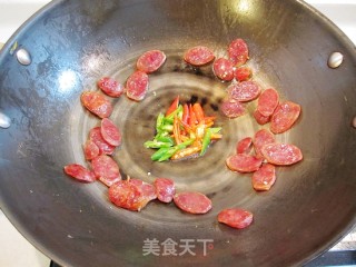 豆腐干炒香肠的做法步骤：5