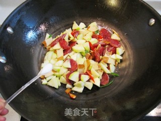 豆腐干炒香肠的做法步骤：7