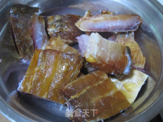 南昌特色咸鱼烧排骨的做法步骤：2