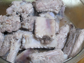 南昌特色咸鱼烧排骨的做法步骤：3