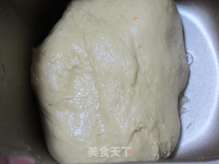 超软胡萝卜小餐包的做法步骤：1
