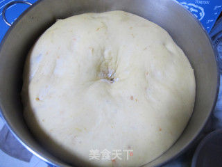 超软胡萝卜小餐包的做法步骤：2