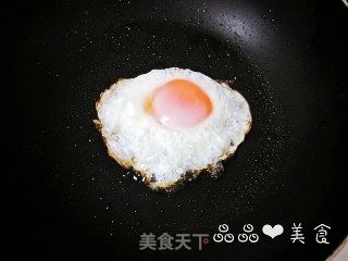 营养均衡的快手早餐——白菜香肠炒面的做法步骤：8