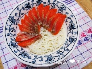 快手营养早餐面——三文鱼蛋花面的做法步骤：5