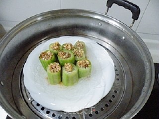 蒜末粉丝蒸丝瓜的做法步骤：9