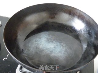 芋头母炒粉丝的做法步骤：1
