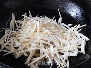 芋头母炒粉丝的做法步骤：8