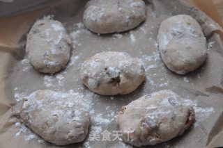 家宠酵母系列: 核桃果子包 (无花果,葡萄干,小檗)的做法步骤：8