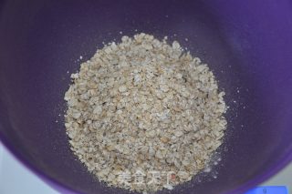 健康的香脆薄饼干 - 无油无糖 全麦荞麦,燕麦,麸皮,鼠尾草,芝麻,坚果的做法步骤：2
