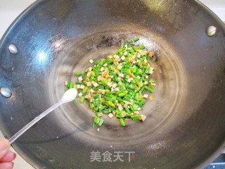 韭菜花炒豆腐干的做法步骤：7