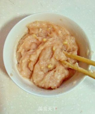 珍珠翠豆让宝贝也爱上吃饭----毛豆鸡丁饭的做法步骤：3