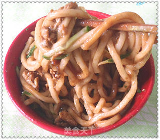 榨菜鸡蛋炸酱面的做法步骤：13
