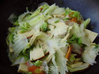 家常菜----素鸡烧白菜的做法步骤：7