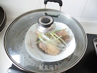 鸡丝拌炸粉丝的做法步骤：3