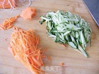 鸡丝拌炸粉丝的做法步骤：4