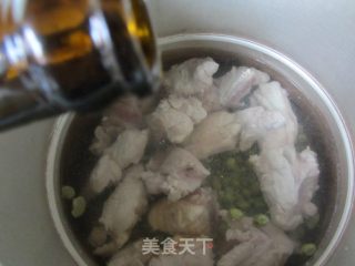 青豆炖龙骨的做法步骤：8