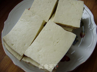 家常菜----木耳烧豆腐的做法步骤：1