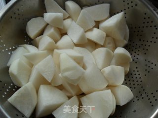 白萝卜烧肉的做法步骤：2