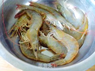 【怡汝私房节日宴客菜】简单美味蒜香蒸大虾的做法步骤：1
