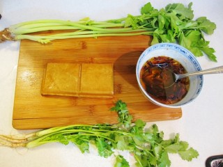 凉拌豆腐干丝的做法步骤：1