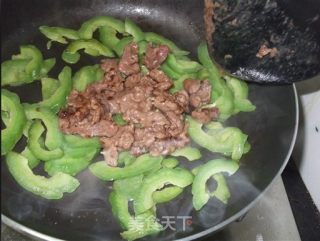 苦瓜炒牛肉的做法步骤：7
