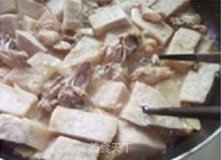 芋头焖鸡的做法步骤：8