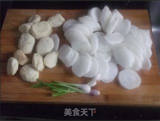 鱼腐煮萝卜的做法步骤：3