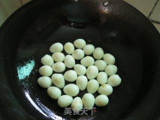 茄汁鹌鹑蛋的做法步骤：2