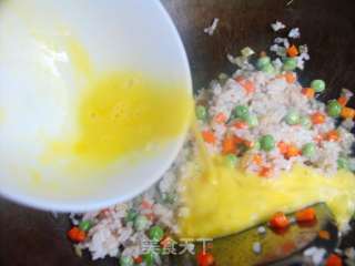豌豆蛋炒饭的做法步骤：6