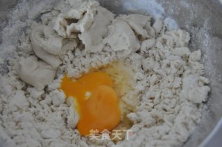 当柔软土司遇上香甜红薯泥 （葡萄干天然酵母）的做法步骤：5