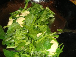 菠菜炒鸡蛋的做法步骤：4