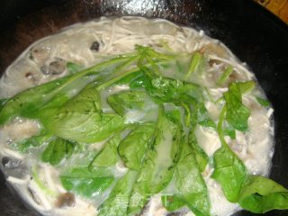 菠菜鸡蛋面条的做法步骤：6