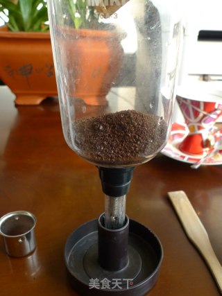 滴滴香浓 香飘四溢----虹吸壶煮咖啡的做法步骤：7