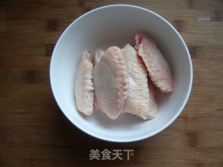 鸡翅换个新吃法---咖喱烤翅饭的做法步骤：1