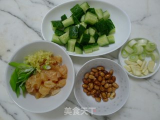 酱爆鸡丁的做法步骤：3
