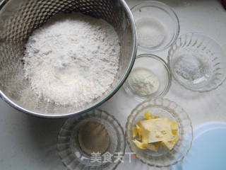 【私房烘焙】法式长棍面包的做法步骤：1