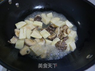 香菇炒冬笋的做法步骤：7