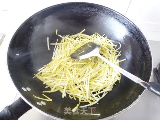 韭黄炒肉丝的做法步骤：6