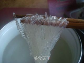 大力水手的大爱——菠菜拌粉丝的做法步骤：2